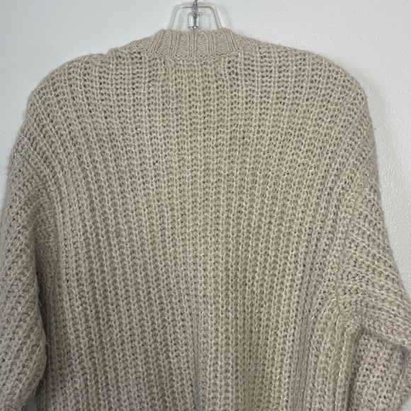 Saltwater Luxe Oatmeal Cardigan Sweater Size Small - Picture 10 of 14